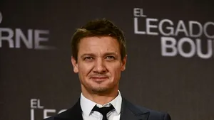 Actorul Jeremy Renner divorţează după doar zece luni de mariaj