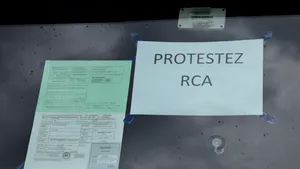 Protest al transportatorilor faţă de scumpirea RCA, pe şoseaua de centură a Capitalei şi în ţară - FOTO, VIDEO