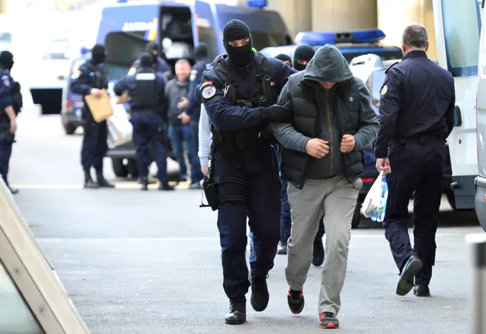 JUSTIȚIE Grav atentat la siguranță națională: Un rus reținut de DIICOT după ce a fotografiat baze militare strategice și a transmis datele prin mesagerie criptată