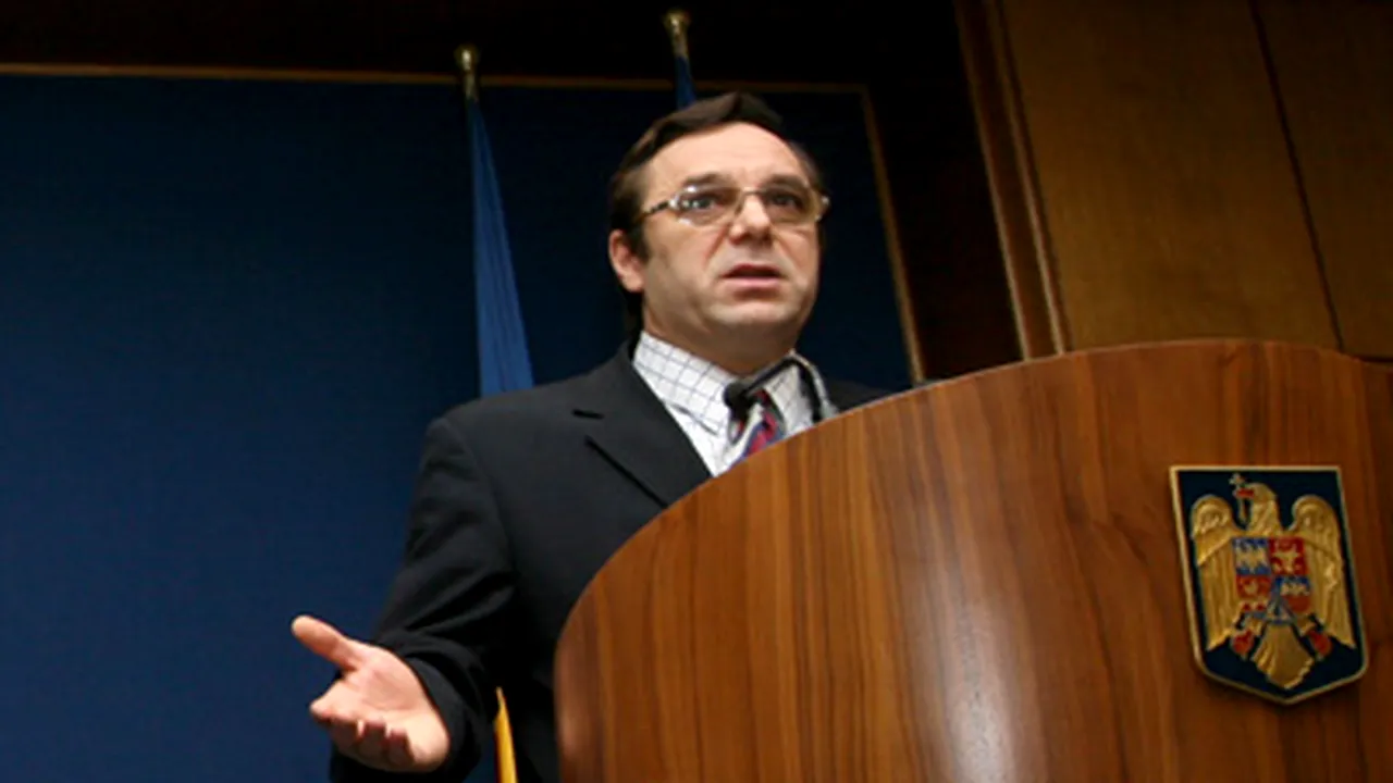 Revoluţionarii cer revocarea lui Emilian Cutean