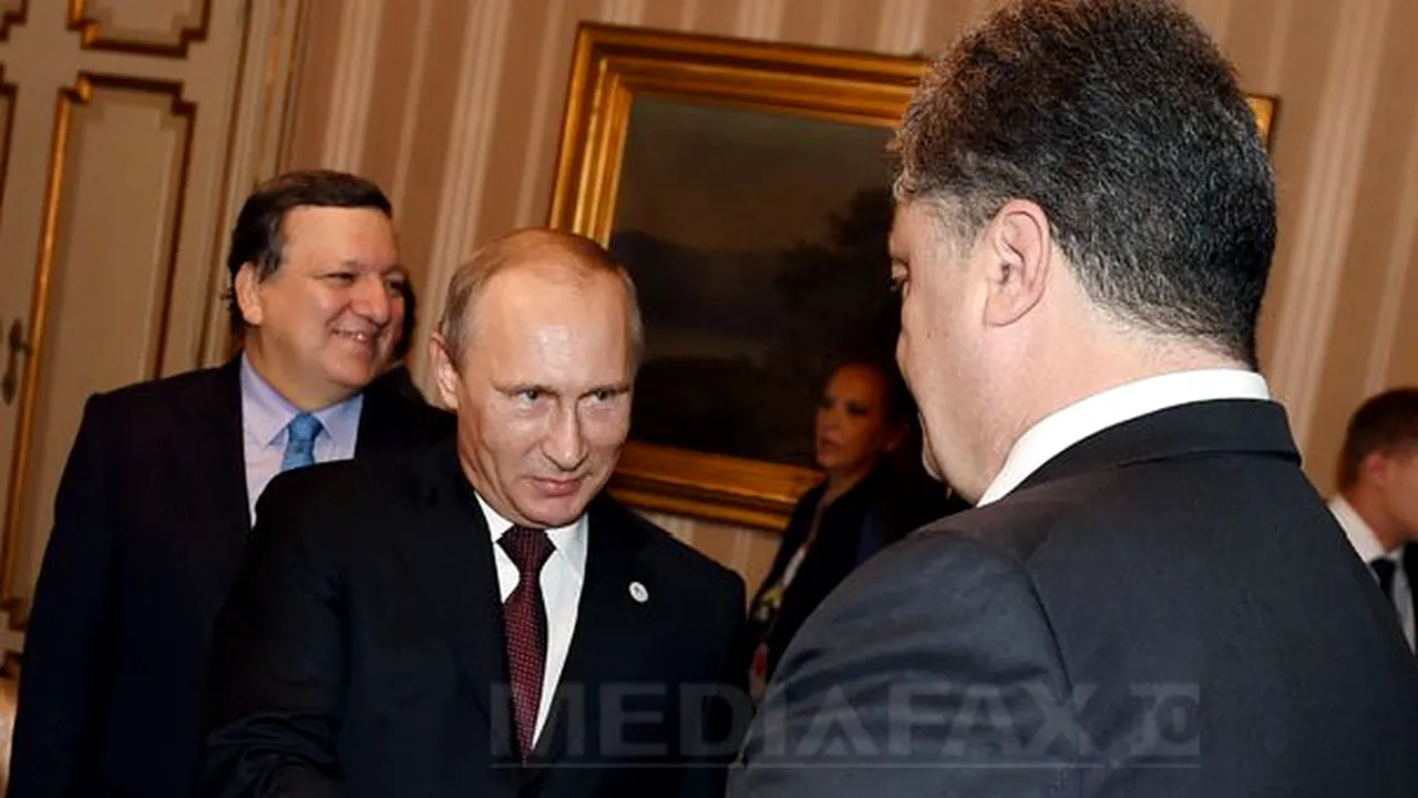Vladimir Putin şi Petro Poroşenko s-au întâlnit la Milano. Putin consideră pozitivă întâlnirea, deşi Kremlinul acuză divergenţe între participanţi