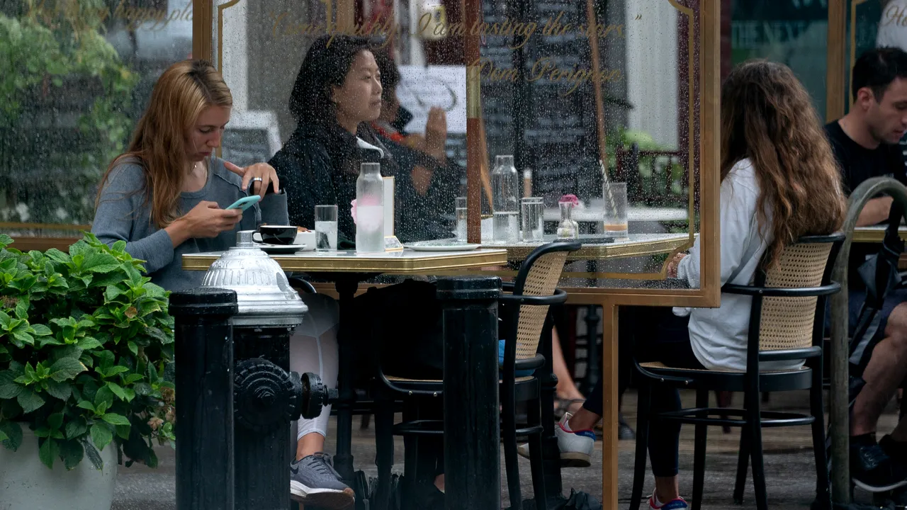 Restaurantele rămân deschise ca în vremurile bune în Coreea de Sud, în timp ce în România HoReCa a fost pusă la pământ
