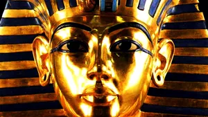 Oficiali ai Muzeului de Antichităţi din Cairo, judecaţi pentru restaurarea nereuşită a măştii lui Tutankhamon - VIDEO