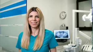 Medic stomatolog specializat în Ortodonţie, Denisa Zaharia, anunţă efectele fenomenului mondial Zoom Boom în Stomatologia din România

