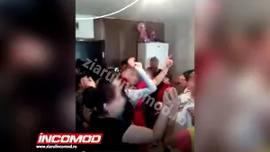 Petrecere de logodnă din Ploieşti oprită de poliţişti cu spray-uri lacrimogene. 15 persoane, amendate cu câte 2000 de lei. FOTO