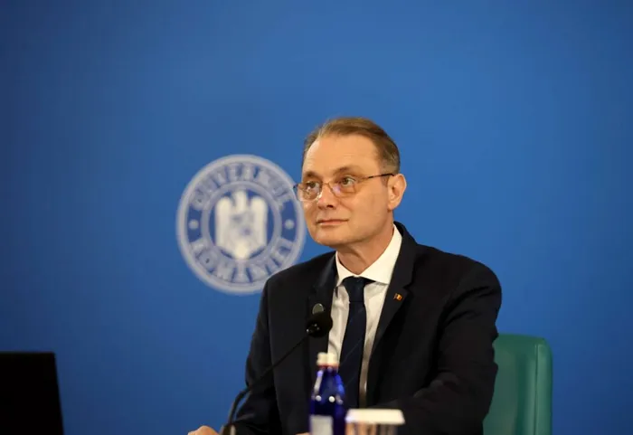 POLITIC Pe cine a sunat Luca Niculescu de la Guvern, pentru prima dată. „Trebuie să colaborăm între noi și cu Turcia” | Discuții între premieri