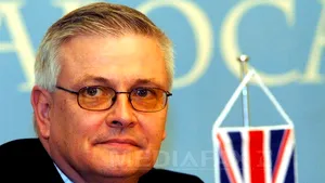 Ambasadorul Barnett critică, la final de mandat, lipsa de punctualitate şi modul de a şofa la români