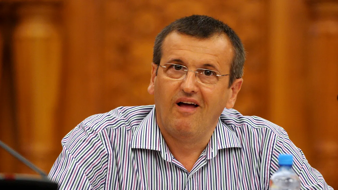 Consiliul Ordinului „Steaua României” i-ar putea retrage astăzi DECORAŢIA eurodeputatului Cristian Preda. Decizia, în contextul discuţiilor privind o lege a defăimării