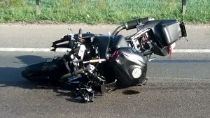 Doi tineri aflaţi pe motocicletă au murit într-un accident produs în Suceava