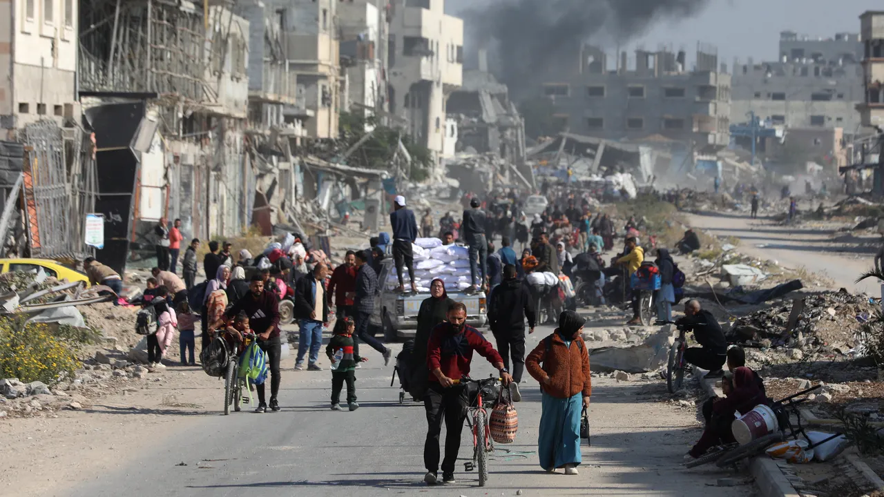 Forţele israeliene au ucis 14 persoane în Gaza, forţând noi deplasări în nord