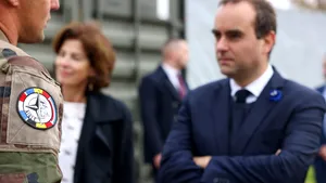 Ministrul francez al Apărării a anunţat continuarea misiunilor de apărare în România cu avioane de vânătoare