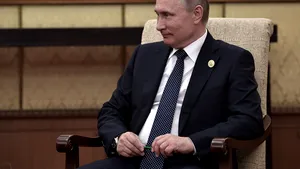 VIDEO Putin face haz de necazul haosului politic din SUA. Ce glume a facut despre presupusele legături ale lui Trump cu Rusia