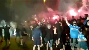 Fotbaliştii şi suporterii Universităţii Craiova au făcut spectacol după meciul cu FCSB