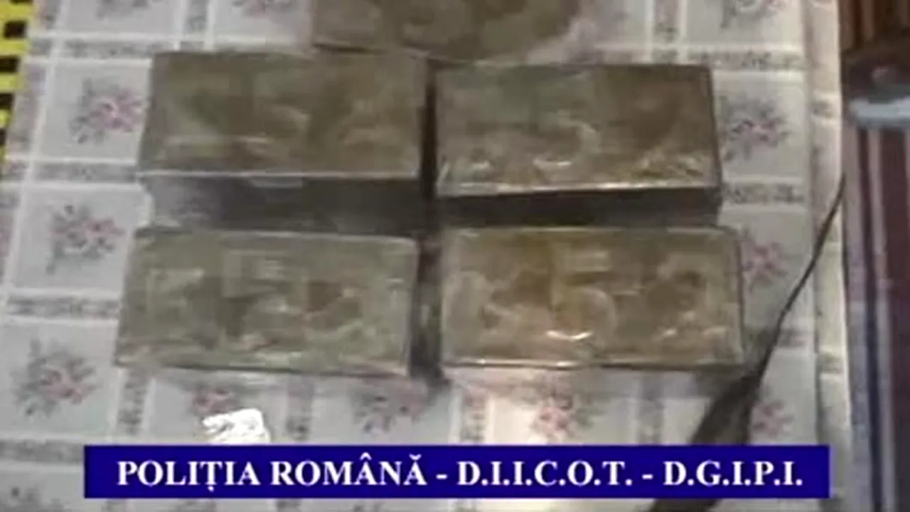 Doi traficanţi de droguri, arestaţi la Vaslui după ce au fost prinşi vânzând haşiş