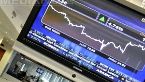 Curs valutar 22 aprilie. Aurul a înregistrat un nou maxim, iar leul s-a depreciat în fața monedei europene