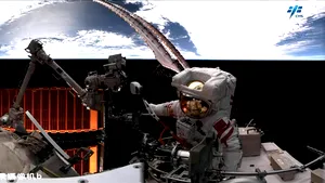 Astronauţii chinezi stabilesc un record cu o ieşire în spaţiu de peste 9 ore la staţia Tiangong