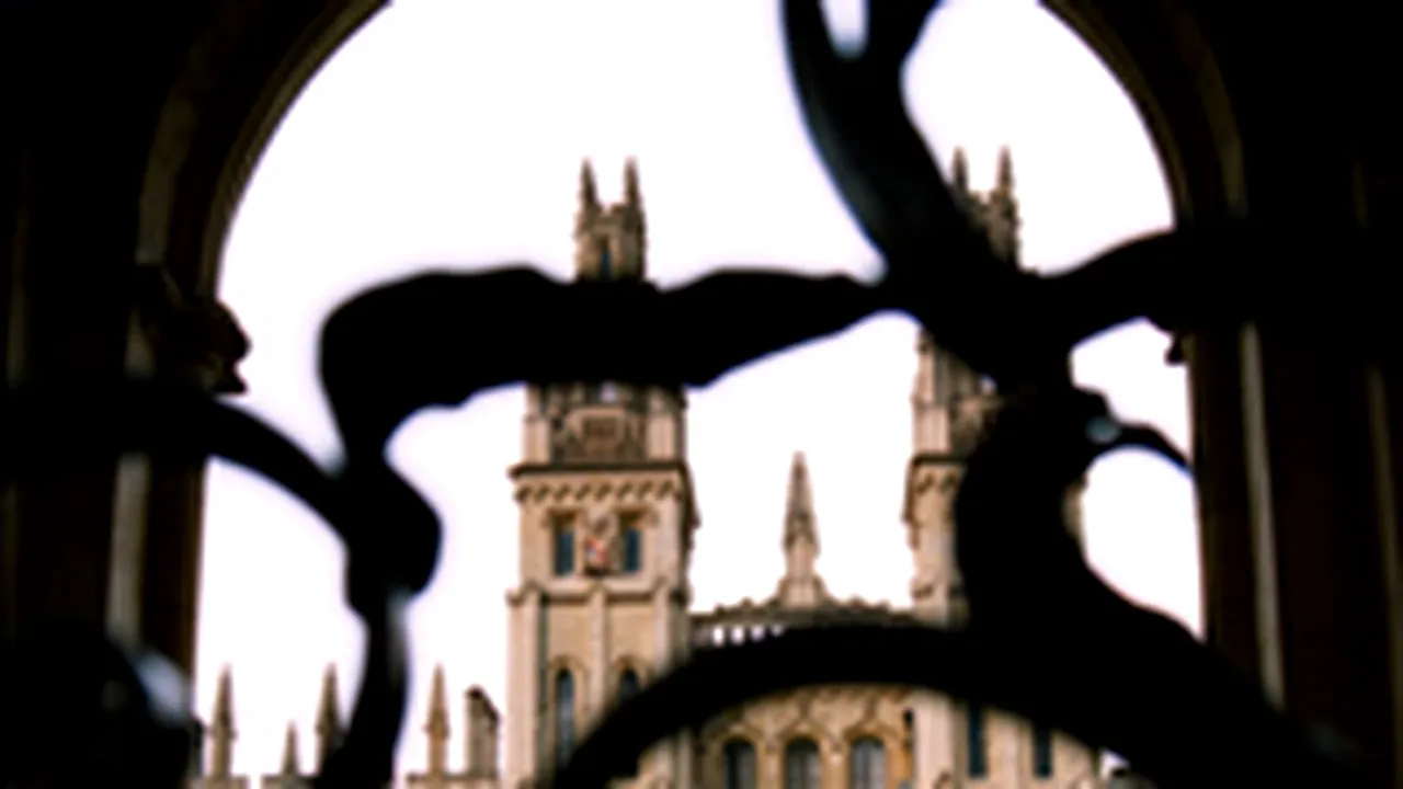 Studenţii de la Universitatea Oxford au pozat nud pentru un calendar