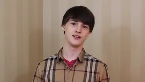 Cum reuşeşte un tânăr să câstige 30.000 de dolari pe lună fără să aibă un loc de muncă