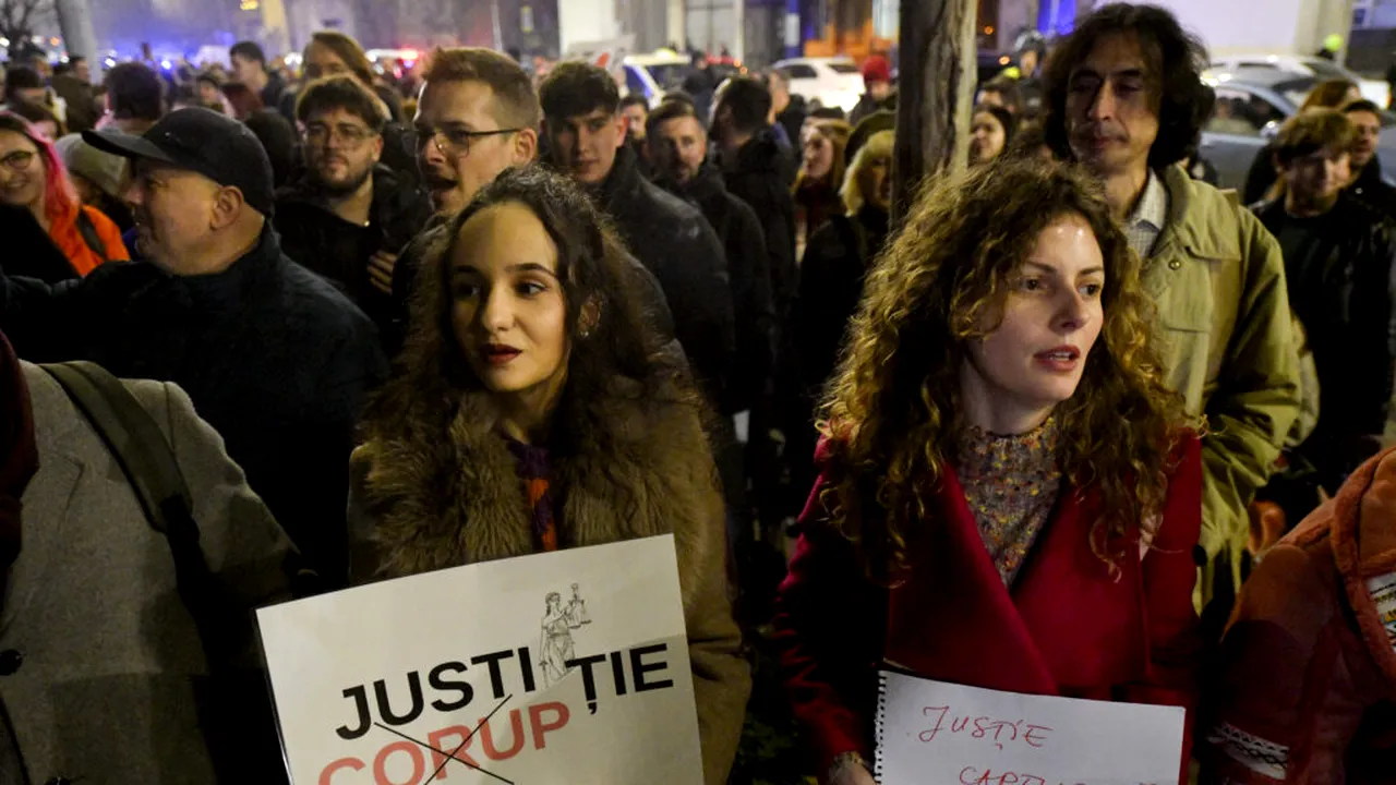 Ieșeni în stradă pentru solidaritate cu judecătoarea Moroșanu: Nu e singură, suntem cu ea