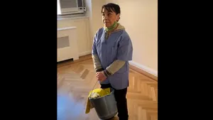 Gestul superb al unor newyorkezi pentru o femeie de serviciu, rămasă fără job în pandemie