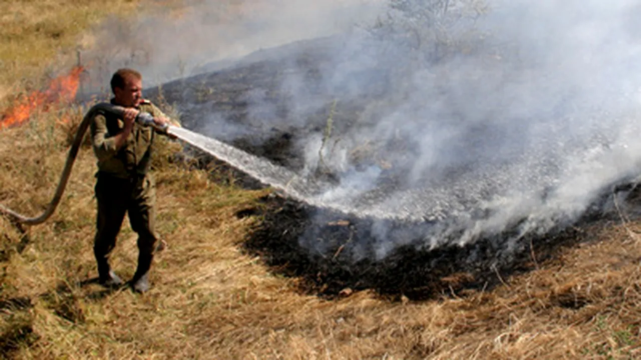 Un incendiu a cuprins 20 de hectare de păşune, în Harghita