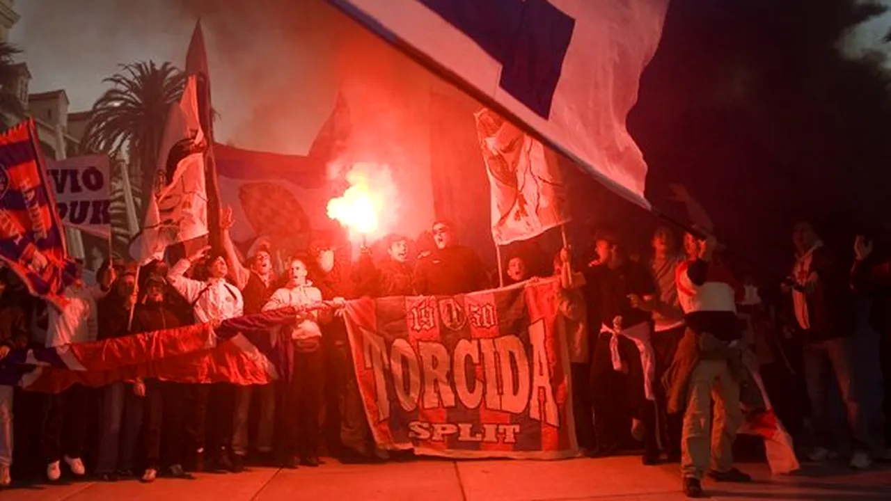 Fanii croaţi au fost controlaţi la intrarea în Bucureşti - aveau însemne ale echipei Hajduk