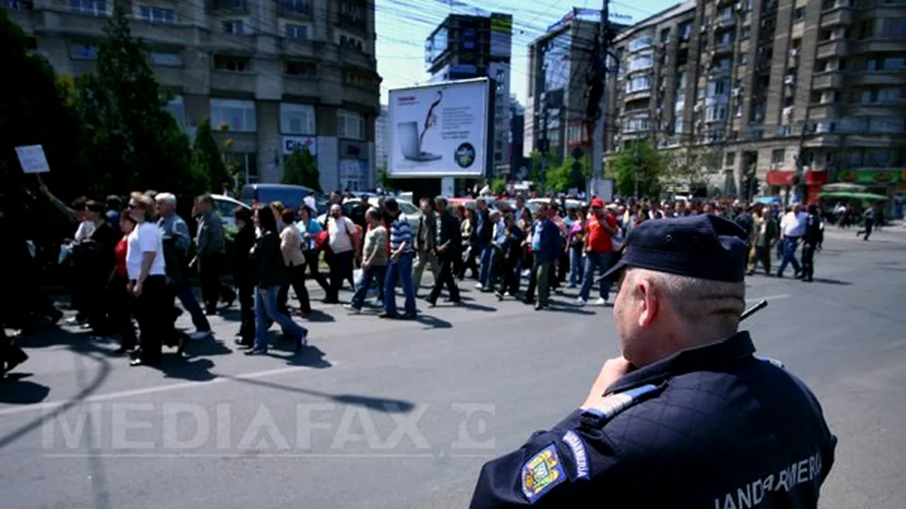 PROTESTELE sindicaliştilor CFR: Restricţii de circulaţie în Piaţa Victoriei din Capitală