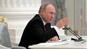 5 ruşi au primit interdicţie să călătorească prin Europa. 4 dintre ei sunt oamenii lui Putin