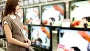 Românii sunt în continuare mari consumatori de televiziune. Noile generaţii fac tranziţia către ecranul smartphone-ului