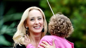 Mihaela Grindeanu, soţia premierului Sorin Grindeanu: Ce tată şi-ar dori să îşi stigmatizeze propriii copii, să le distrugă viitorul?