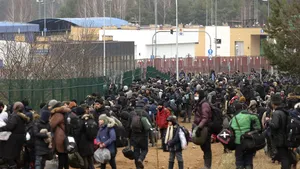 Militarii din Belarus, acuzați de violarea femeilor care încearcă să fugă în Polonia