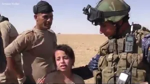 Fetiţă de 10 ani, salvată în timpul luptelor pentru eliberarea oraşului Mosul: ”Am crezut că nu o sa mai veniţi” - VIDEO