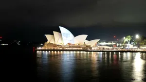 Opera din Sydney comemorează victimele atacului armat de Hanuka de la Bondi Beach / Premierul australian: „Islamul - o perversiune extremă”