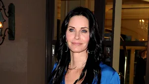 Courteney Cox, dispusă să facă orice pentru a se menţine tânără. Monica din 