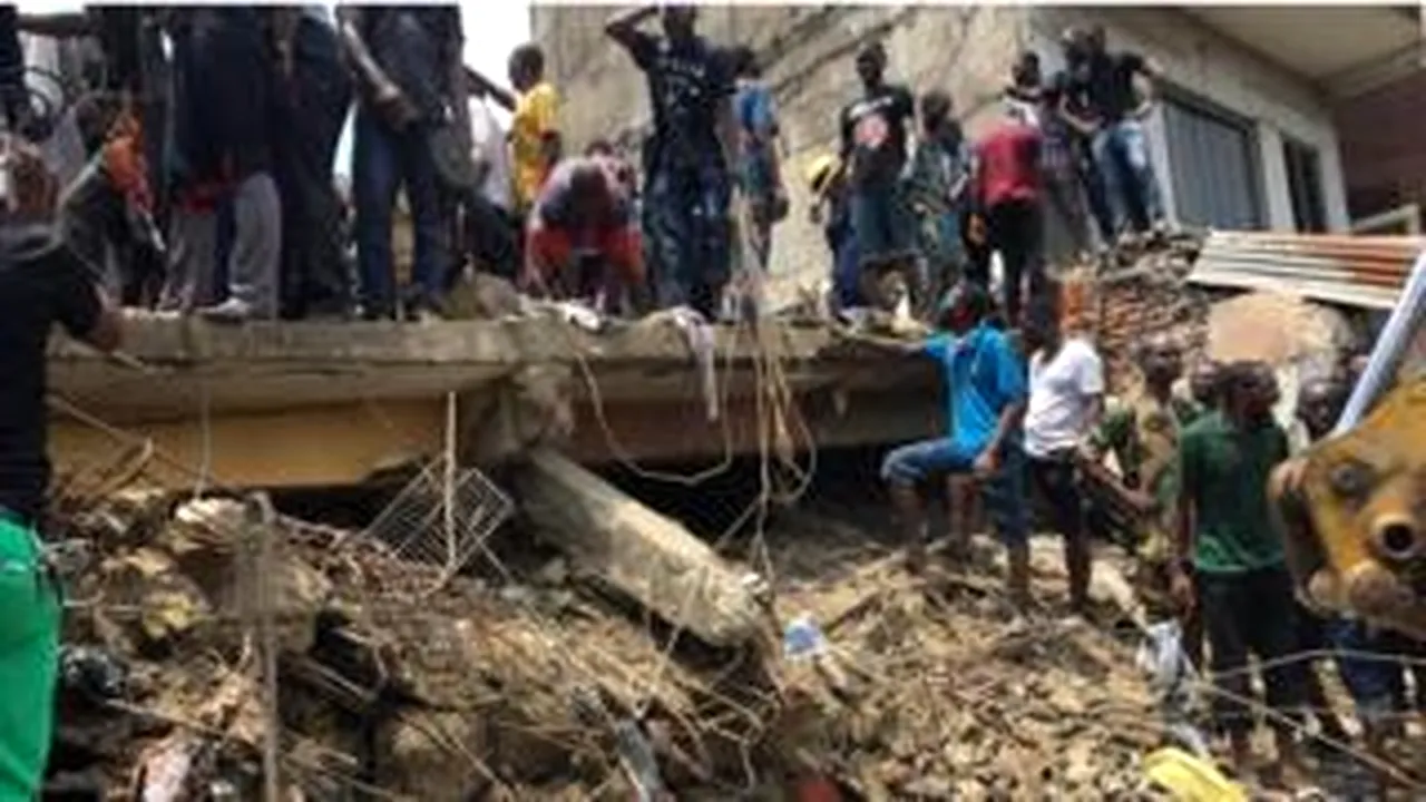 Clădirea unei şcoli din Nigeria s-a prăbuşit. Operaţiuni de salvare în desfăşurare pentru elevii blocaţi sub ruine | VIDEO