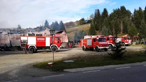 Incendiu puternic la restaurantul care găzduieşte un festival celebru din Caraş-Severin