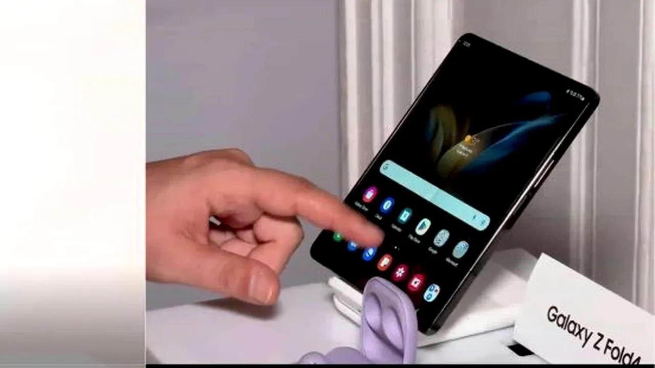 Samsung a lansat noua generaţie de telefoane pliabile, Galaxy Fold4 şi Flip4