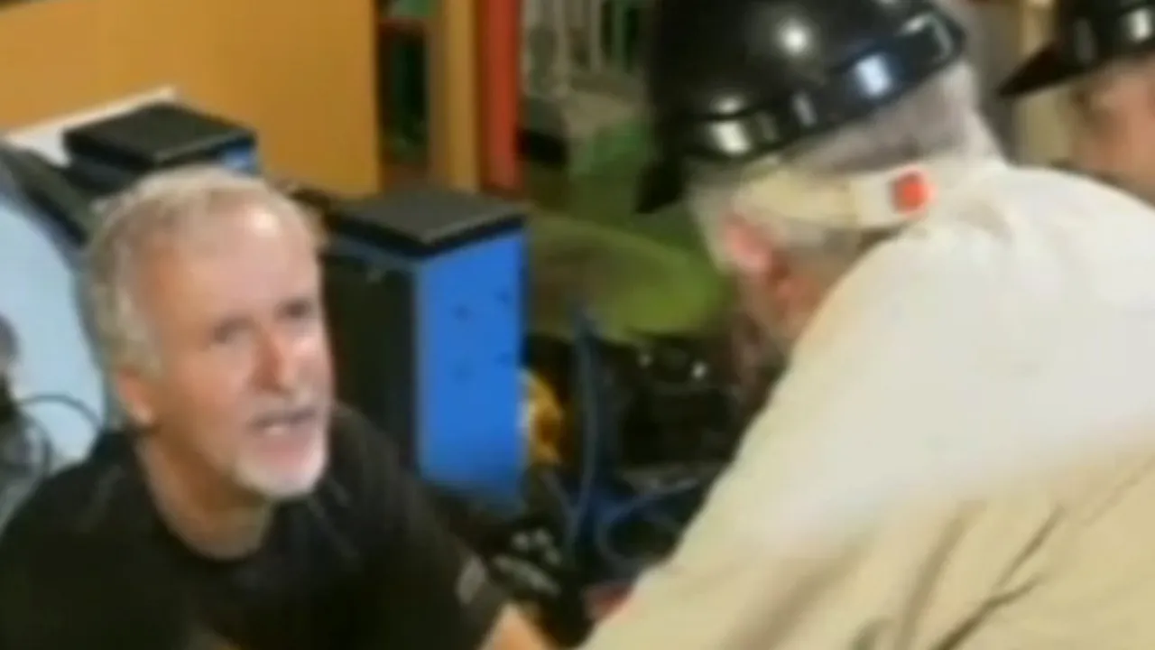 Regizorul James Cameron, PRIMUL OM care a explorat de unul singur Groapa Marianelor - VIDEO
