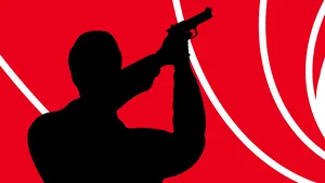 James Bond este un alcoolic inveterat, spun medicii britanici