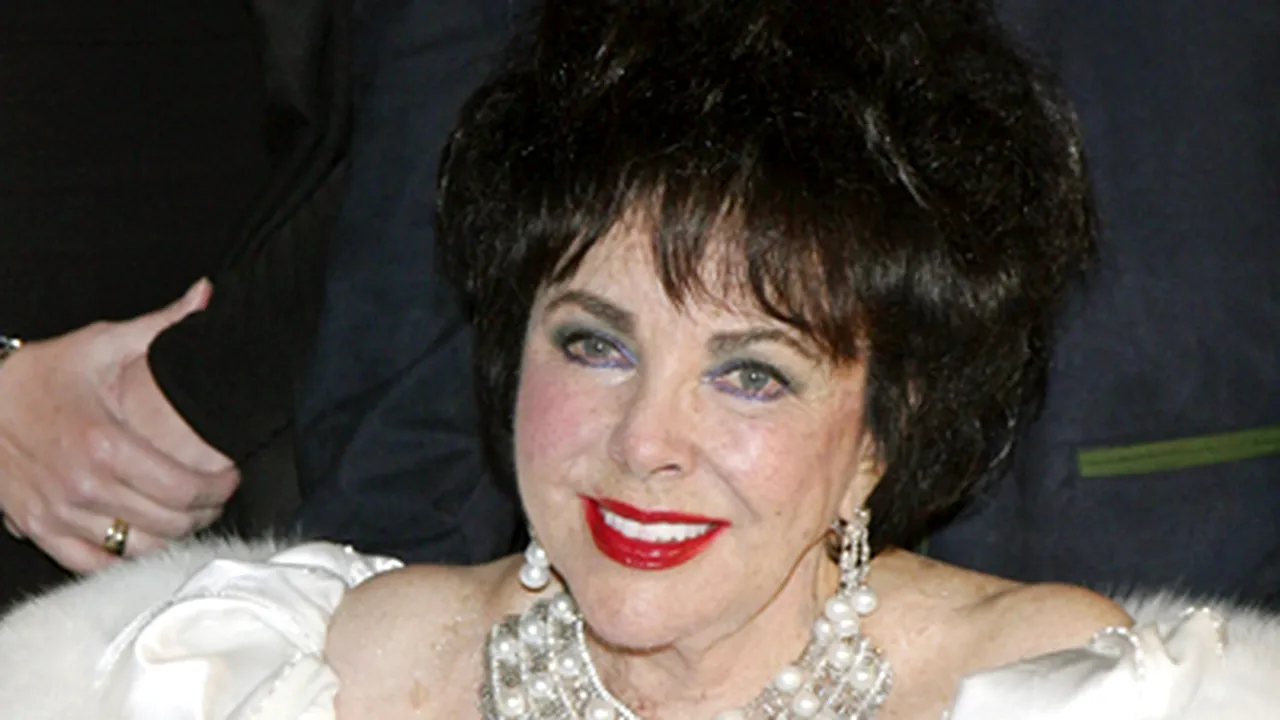 Starea de sănătate a actriţei Elizabeth Taylor este stabilă