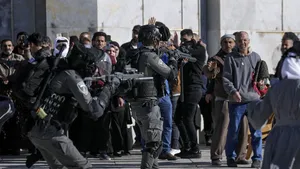 Cel puţin 152 de palestinieni au fost răniţi în confruntările cu poliţia israeliană. Statele Unite sunt 