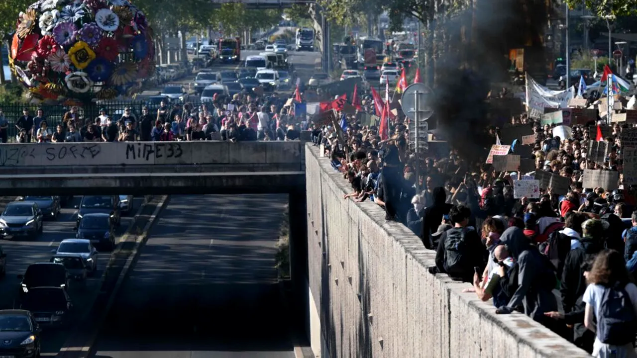 Franța: Elevii reiau protestele la nivel național. Greta Thunberg s-a alăturat manifestațiilor: Viitorul nostru este furat