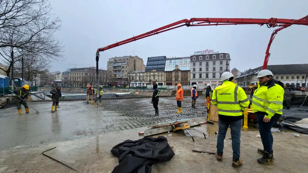 Stadiul lucrărilor la Planșeul Unirii: A patra secțiune a noii plăci de beton a fost turnată