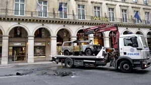 Jafuri spectaculoase la Paris