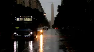 Pană de curent „fără precedent”: Zeci de milioane de oameni din America de Sud, fără energie electrică/ Preşedintele argentinian promite investigaţii | FOTO, VIDEO