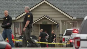 VIDEO Patru morţi, inclusiv un agent de poliţie, într-un incident armat produs în Statele Unite