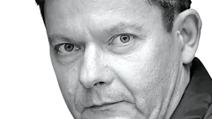 COM: Vineri dimineaţă, Skynet s-a născut!