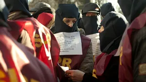 Protest la Poşta Română: Aproximativ 50 de sindicalişti au strigat 