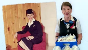 Inedit. Cea mai vârstnică şi cea mai longevivă însoţitoare de zbor din lume. Încă lucrează la înălţime pentru aceeaşi companie aeriană VIDEO