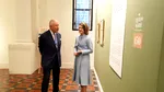 Regele Charles a vizitat expoziția dedicată Reginei Maria, rudă îndepărtată a monarhului, la Institutului Cultural Român din Londra. 